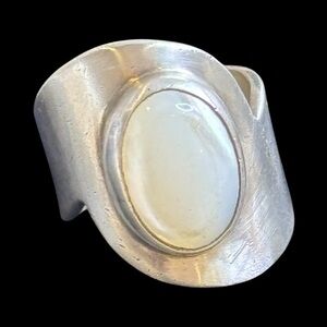 Vintage Sterling Silver Mother of Pearl Ring